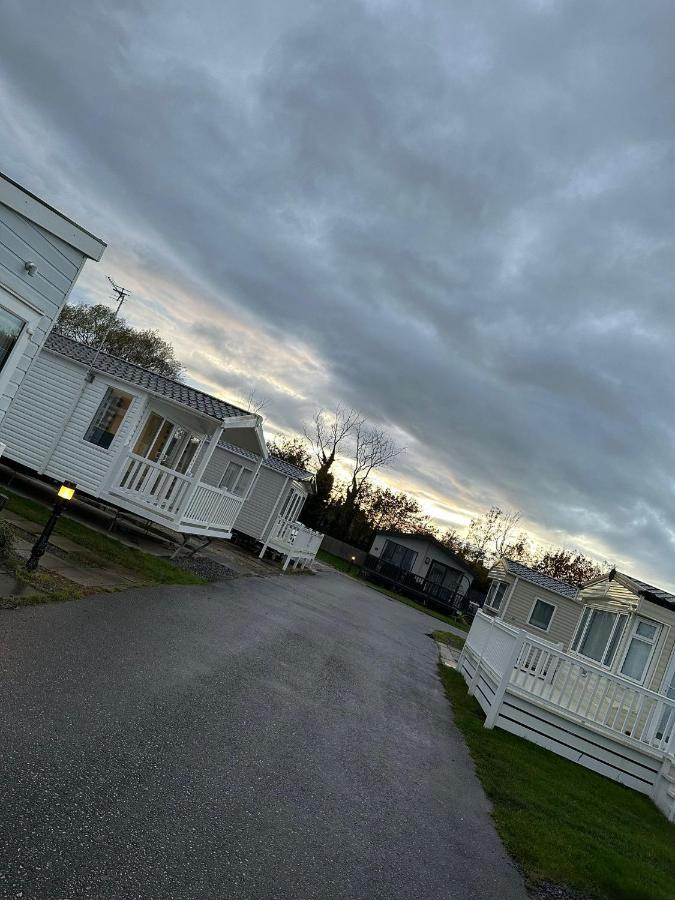 Luxurious 6 Berth Swift Bordeaux On Lyons Robin Hood Rhyl Villa Meliden Ngoại thất bức ảnh