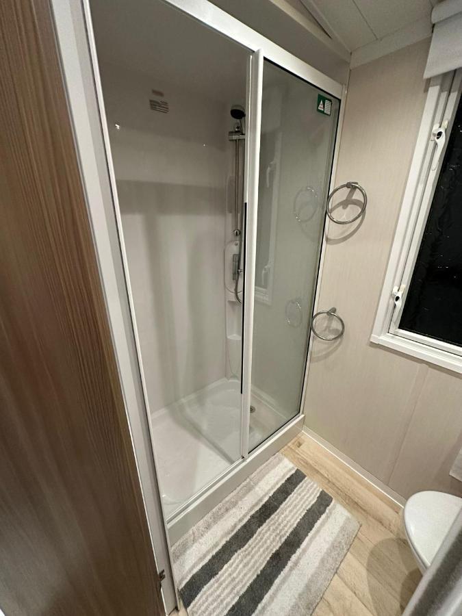 Luxurious 6 Berth Swift Bordeaux On Lyons Robin Hood Rhyl Villa Meliden Ngoại thất bức ảnh